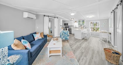 "Relax and Unwind" Peaceful 2-bedroom house in Fort Myers Beach