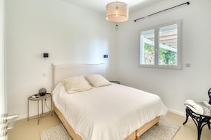 2 quartos, ferros/tábuas de passar roupa, Wi-Fi, roupa de cama