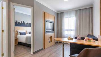 1 quarto, acesso à internet, roupa de cama