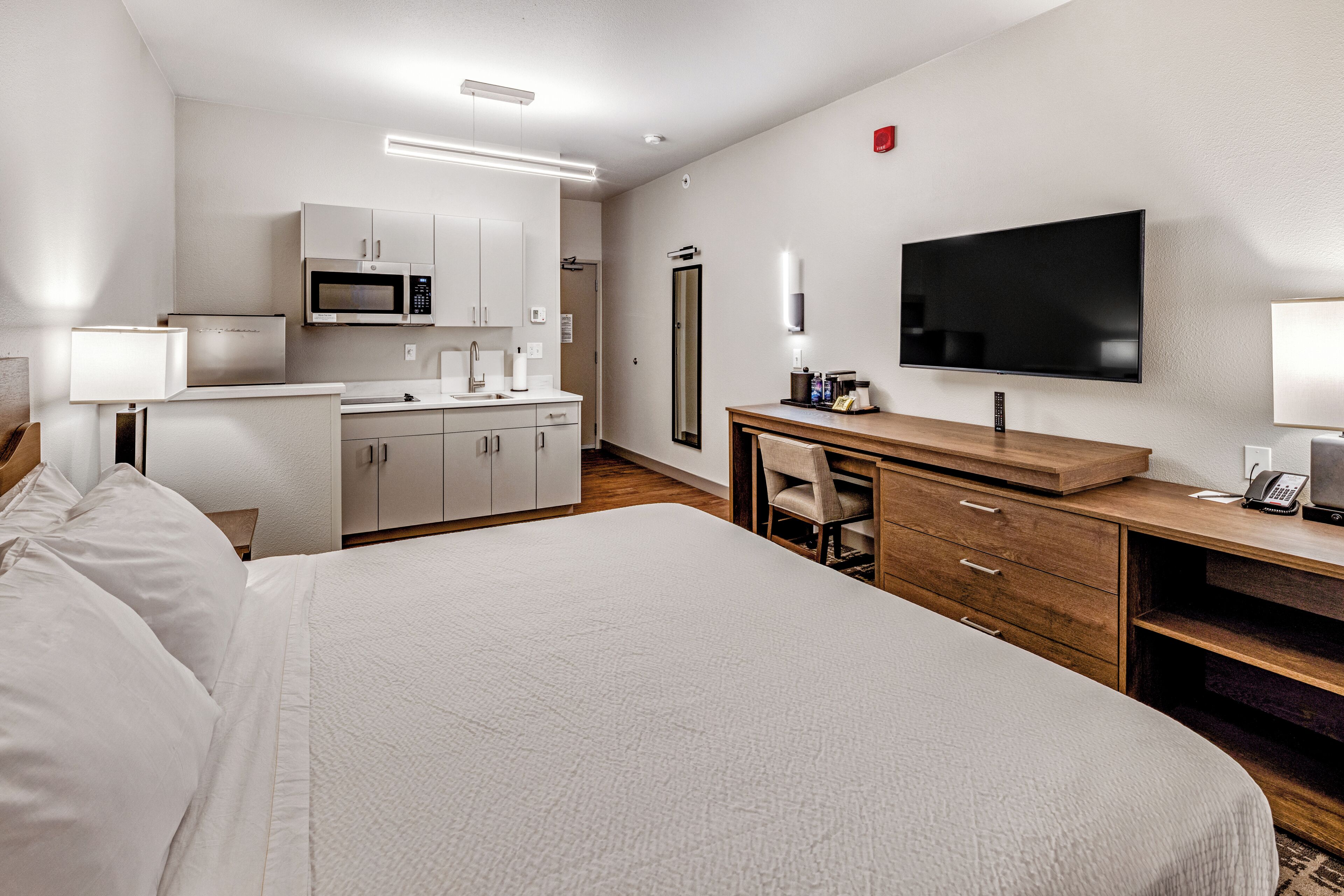 Studio, 2 Queen Beds, Kitchen | Laptop workspace, blackout drapes, iron/ironing board, free WiFi