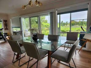 Interior - 5 Bedroom house with a pool, deck and amazing view (Bellingen)