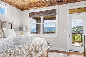 3 bedrooms, iron/ironing board, Internet, bed sheets - Escape to the mountains in this brand-new luxury condo on Sugar Mountain, NC (Sugar Mountain)