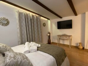 1 bedroom, in-room safe, iron/ironing board, WiFi