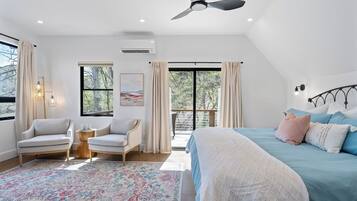 4 bedrooms, iron/ironing board, free WiFi, bed sheets