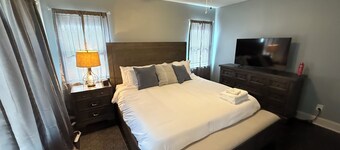 Midtown Historic 3BR - Quiet + Workspace