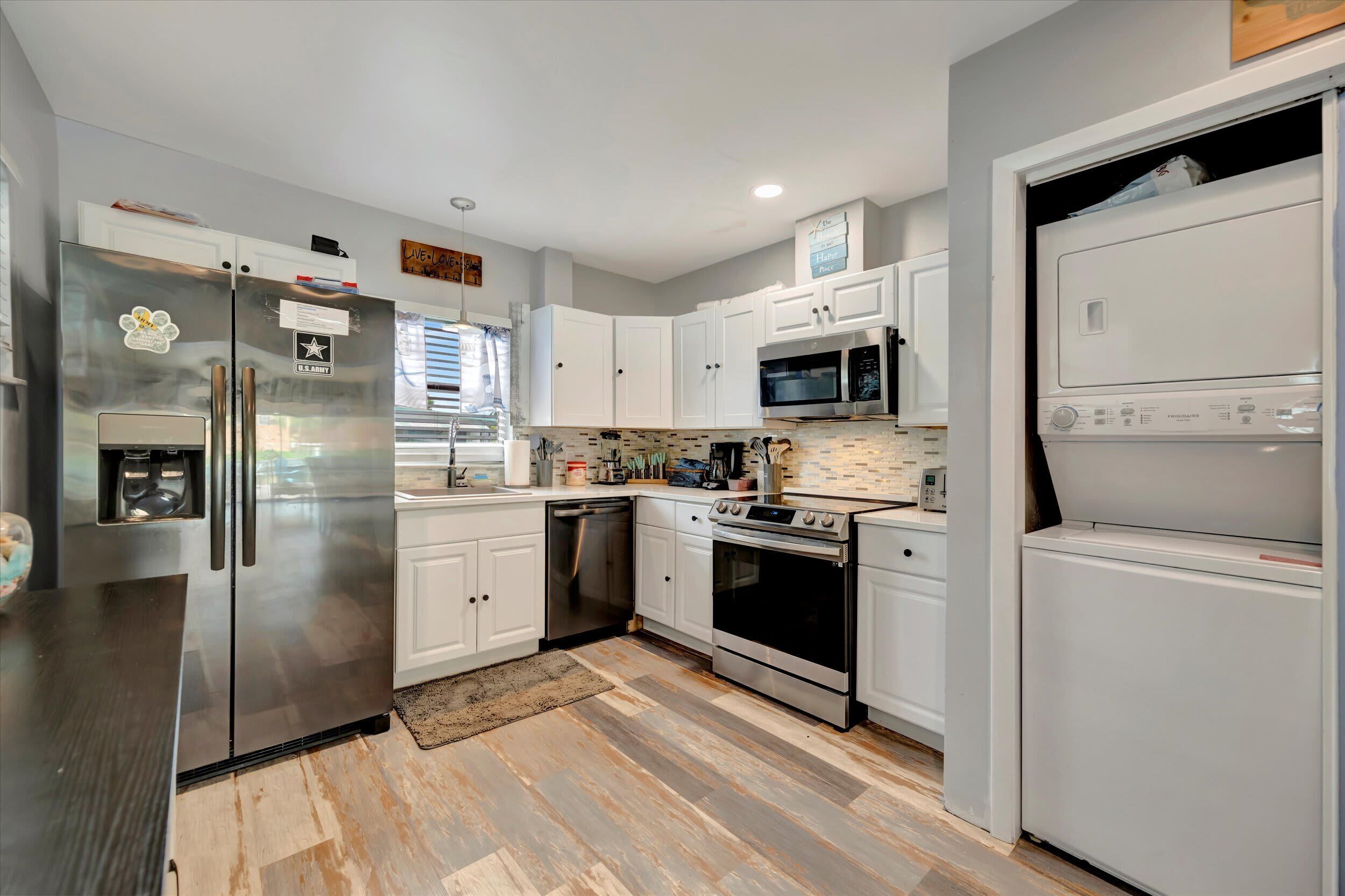 Deluxe Apartment, 2 Bedrooms, Patio | Private kitchen