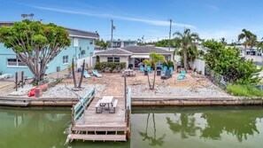 Dock - Treasure Island (Treasure Island)