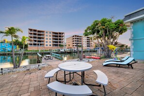 Terrace/patio - Treasure Island (Treasure Island)