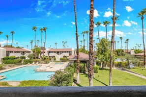 Pool - Executive Central Palm Springs 2bd 2b Condo. (Palm Springs)