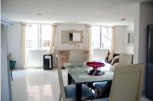 IN THE BEST NEIGHBORHOOD IN CALI, BIG APARTMENT, NEXT TO GREAT RESTAURANTS