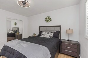 4 bedrooms, WiFi, wheelchair access