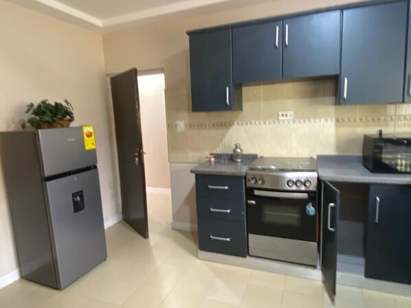 微波炉、烤箱、炉灶