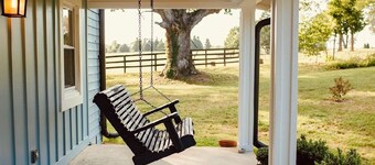 PEONY PLACE 
Charming 2BR farmhouse in the heart of horse country on flower farm