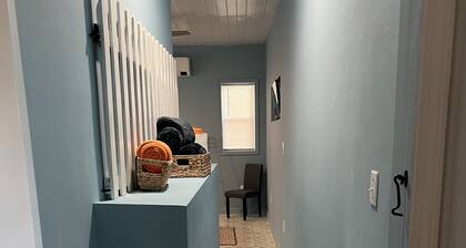 Charming 2-bedroom house in tranquil  Stover Missouri. Pet friendly