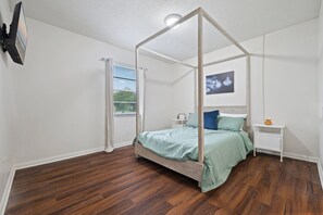 2 bedrooms, iron/ironing board, WiFi, bed sheets