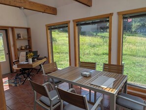 Dining - Bright and cozy home near Angel Fire ski base, sleeps 8 (Angel Fire)
