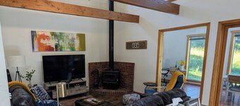 Bright and cozy home near Angel Fire ski base, sleeps 8