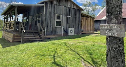 Cottage by the Creek-One hour West of Nashville