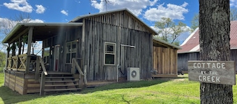 Cottage by the Creek-One hour West of Nashville