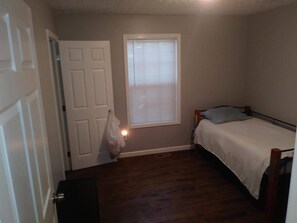 4 室のベッドルーム、WiFi