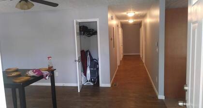 Spacious 4-bedroom house in cool Doraville with AC