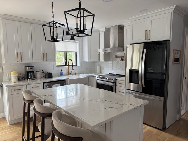 Microwave, oven, stovetop, dishwasher - Luxe 4BR Retreat w/ Large Hot Tub, Fire pit & Outdoor Oasis (Tobyhanna)