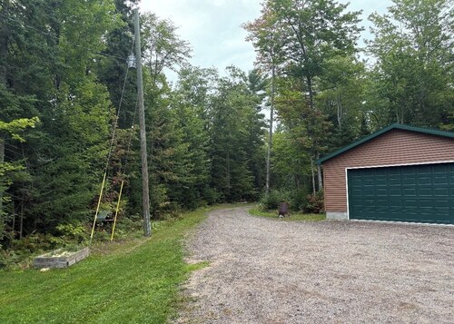 Peaceful 4-Bedroom Lakefront Cabin with Stunning Views in Brimley, MI
