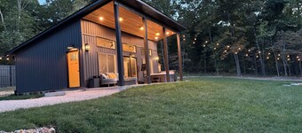 Luxury Couples Retreat with Hot Tub and Sauna