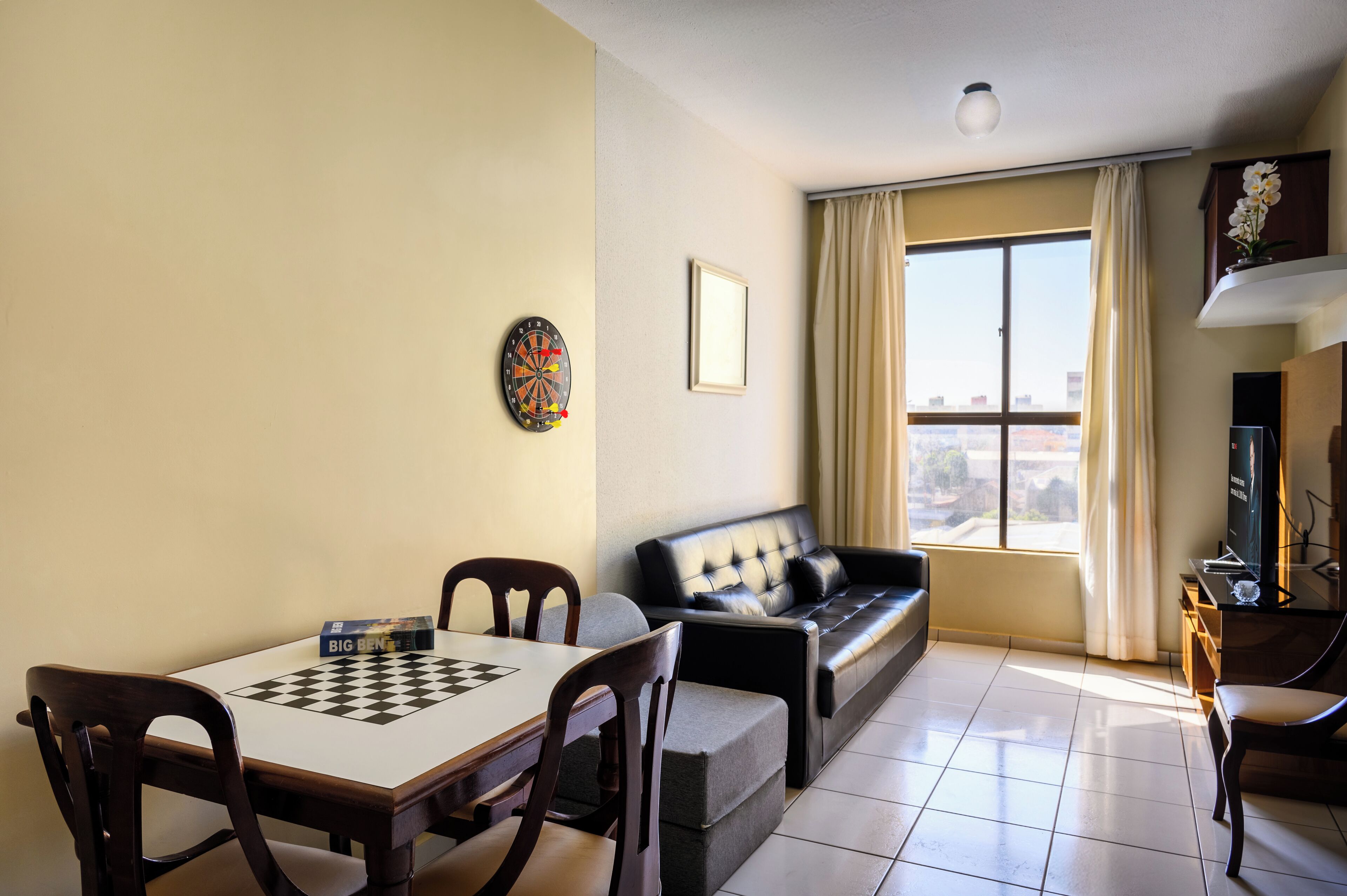 Estúdio standard, cozinha, vista para a cidade | Área de estar