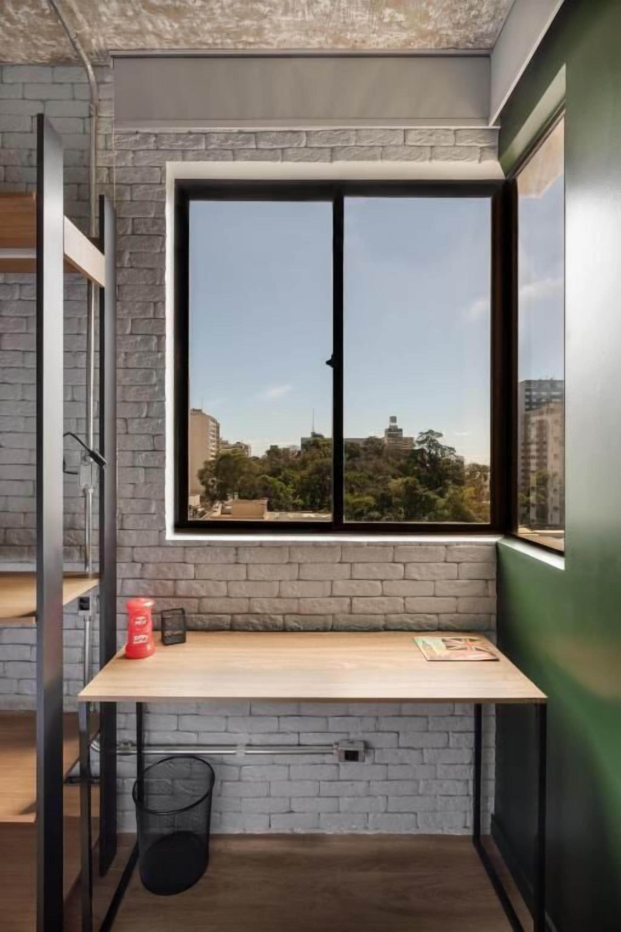 Estudio ejecutivo, hidromasaje, vista a la ciudad | Wifi gratis, ropa de cama y acceso para silla de ruedas 