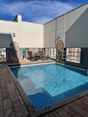 Outdoor pool - LUIX LONDRINA FLAT (Londrina)