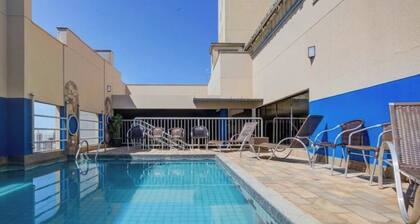 LUIX LONDRINA FLAT HOTEL