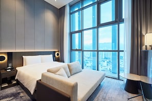 In-room safe, blackout curtains, free WiFi, bed sheets - HOTEL HLB (Busan)