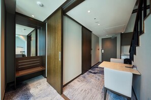 Family Room | In-room safe, blackout drapes, free WiFi, bed sheets
