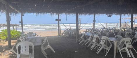 屋外ダイニングエリア