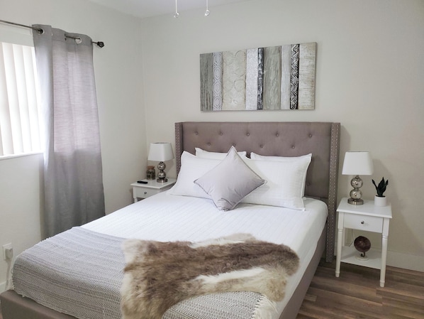 1 habitación, tabla de planchar con plancha, wifi y ropa de cama 
