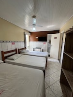 Habitación triple económica | Wifi gratis