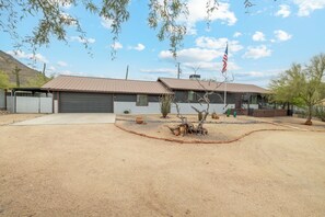 المنطقة المحيطة بالمنشأة