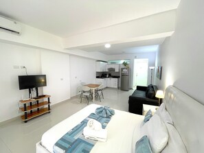 Comfort Studio, Pool Access, City View | Egyptian cotton sheets, premium bedding, down comforters - STUDIO APART HOTEL ROOFTOP POOL BEACH (Punta Cana)
