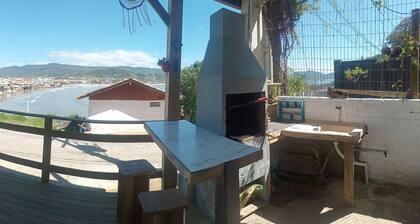 Lobo do Mar Address House in the historic center of Garopaba, next to the beach.