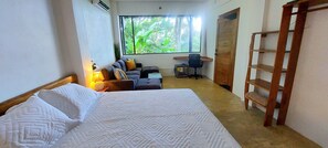 2 bedrooms, in-room safe, desk, free WiFi