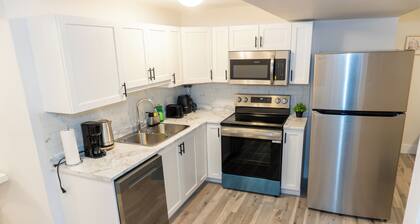 Luxury One Bedroom Private Apartment