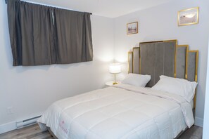 1 dormitorio, tabla de planchar con plancha, wifi gratis y ropa de cama