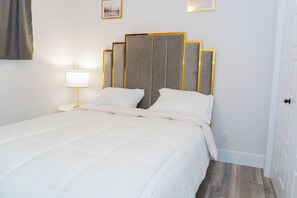 1 habitación, tabla de planchar con plancha, wifi gratis y ropa de cama 