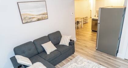 Luxury One Bedroom Private Apartment