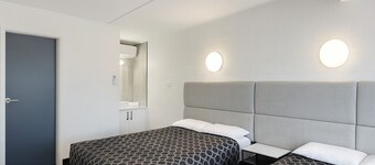 Jolly Knight Motel