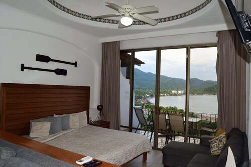villa in manzanillo whith ocean view next to hiking trail