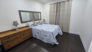 4 多间卧室、熨斗/熨衣板、WiFi、床单