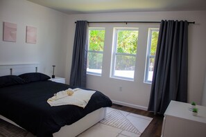 3 bedrooms, iron/ironing board, WiFi - Cardinal Nest – Cozy Home Near Airport & St. Charles, Gateway Arch & Zoo (Saint Ann)