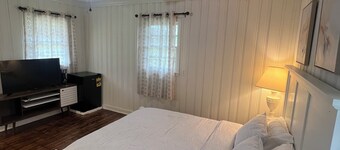 Room with Pivate Entrance in Milledgeville